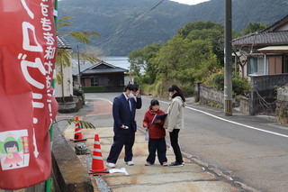 謎解き「地面や電柱は何℃かな？」の様子