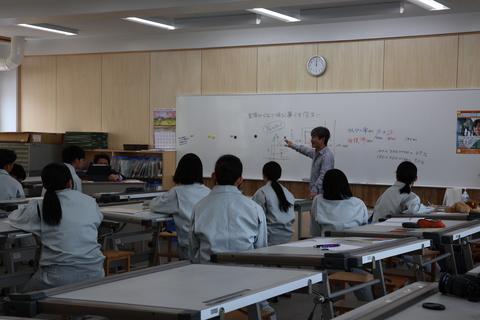 0501_I科2年_出前授業(建築士会) (2)