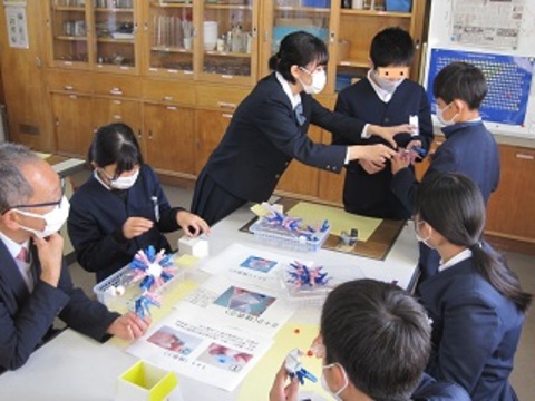 小学校への工作体験提供 小学校への工作体験提供