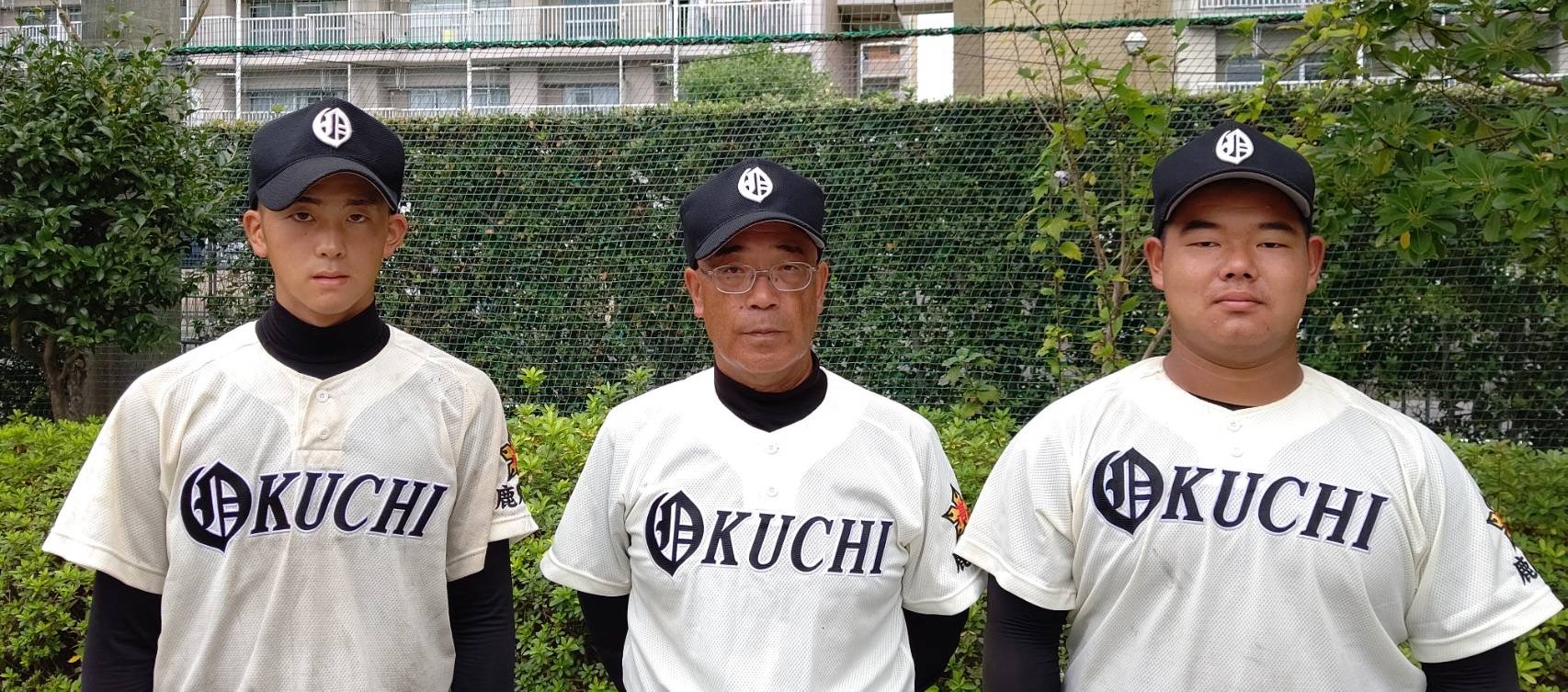 ３人