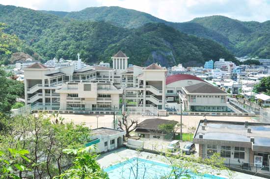 校舎全景 校舎全景