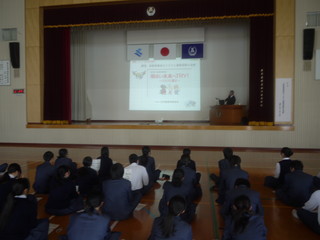 講師紹介（町田正志先生）の様子