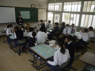 パズルワークの様子（１年生）