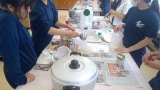 調理中（食材の準備）