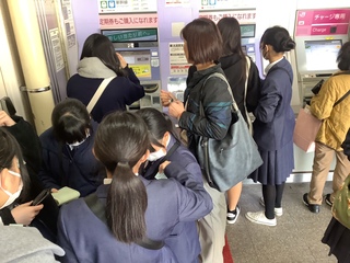 駅で一日乗車券の購入