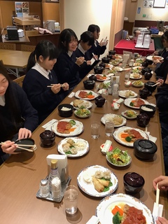 ２日目夕食の様子