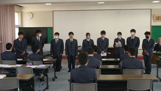 新旧役員によるあいさつ