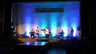 軽音楽部による演奏