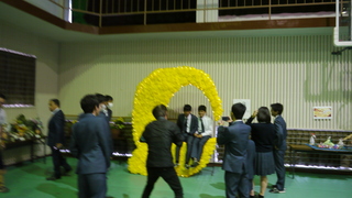 月のモニュメント