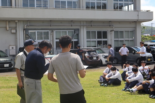避難後に人数確認の様子