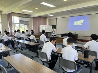 会長あいさつの様子