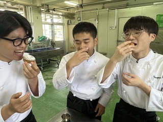 試食