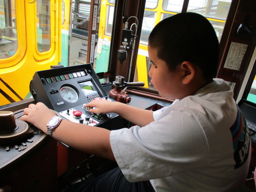 電車の運転席を体験