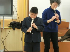 二重奏は先生と一緒に吹きました